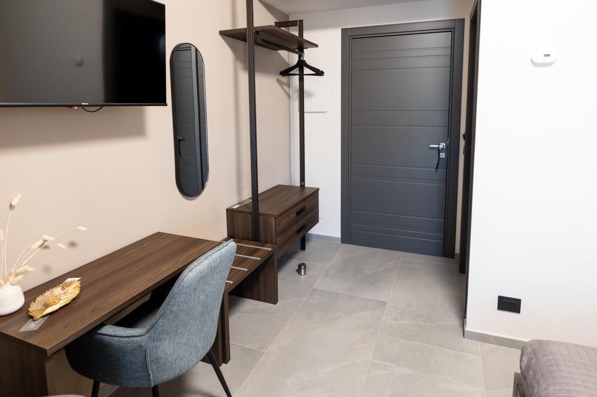 Mia Rooms B&B Milazzo Bagian luar foto