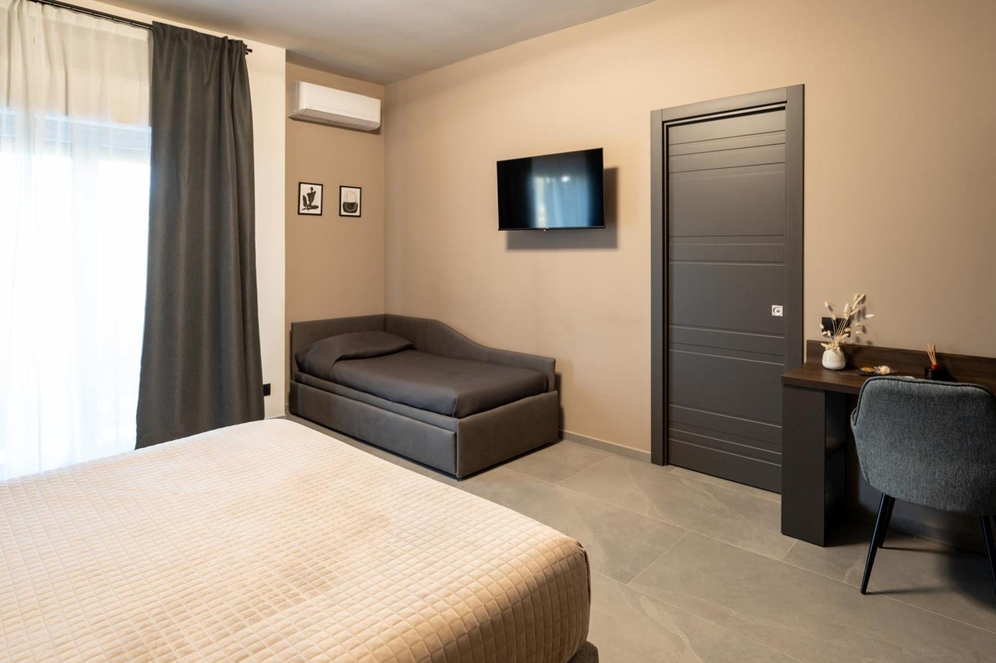 Mia Rooms B&B Milazzo Bagian luar foto
