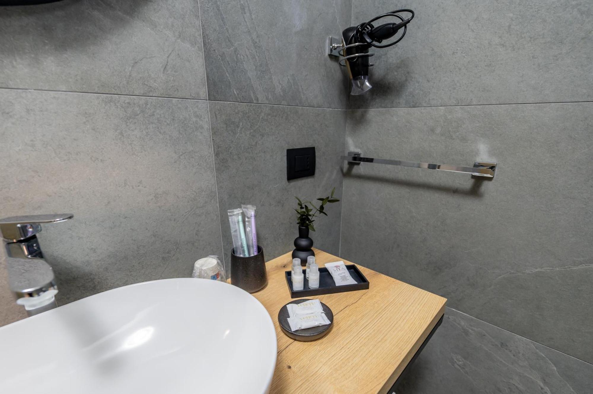Mia Rooms B&B Milazzo Bagian luar foto
