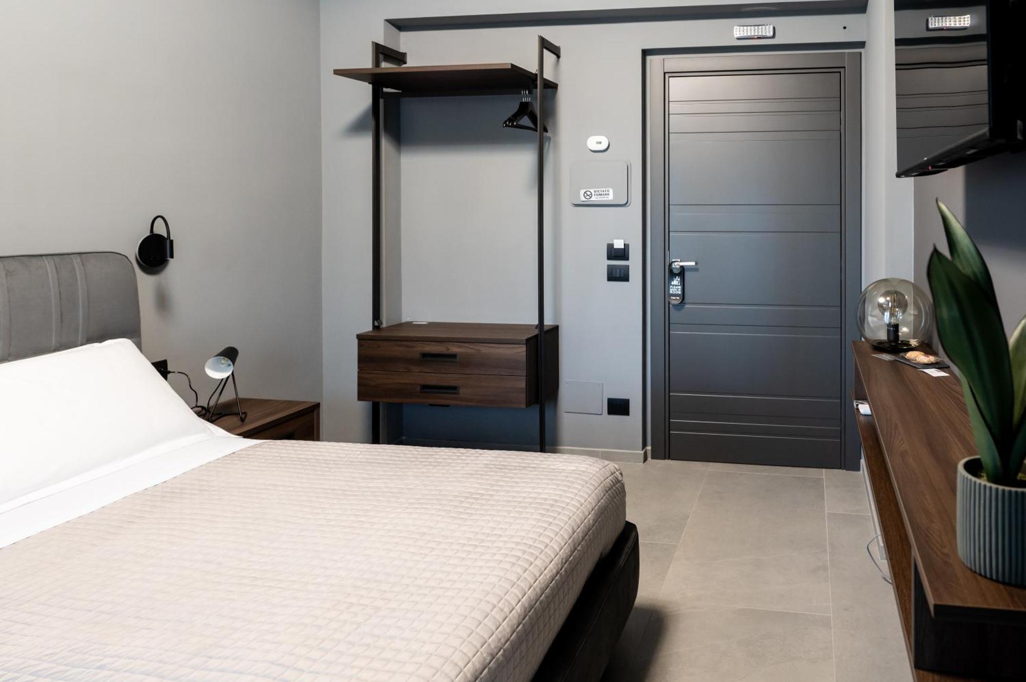 Mia Rooms B&B Milazzo Bagian luar foto
